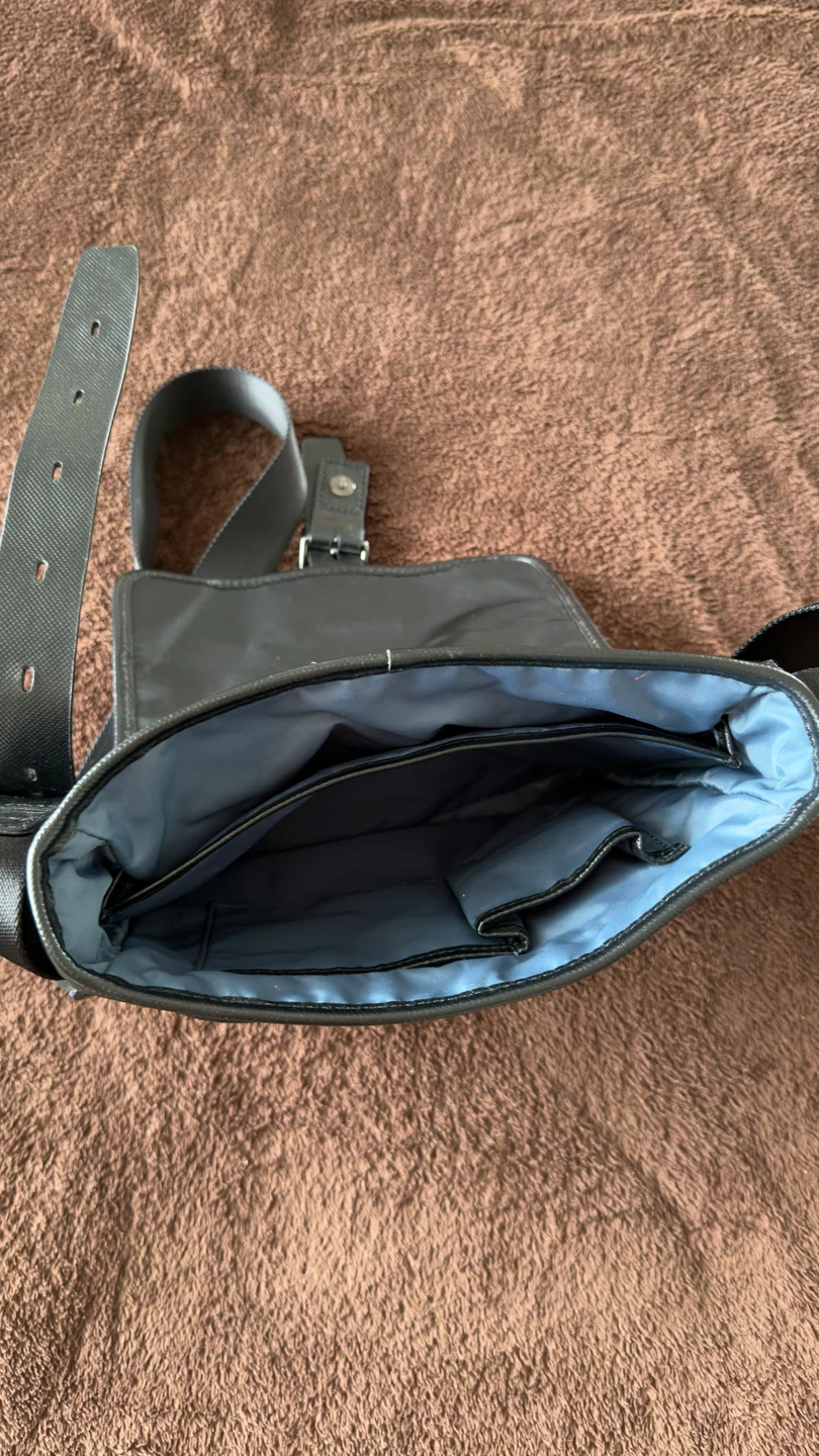 Vintage Lacoste crossbody bag/messenger bag - photo 3