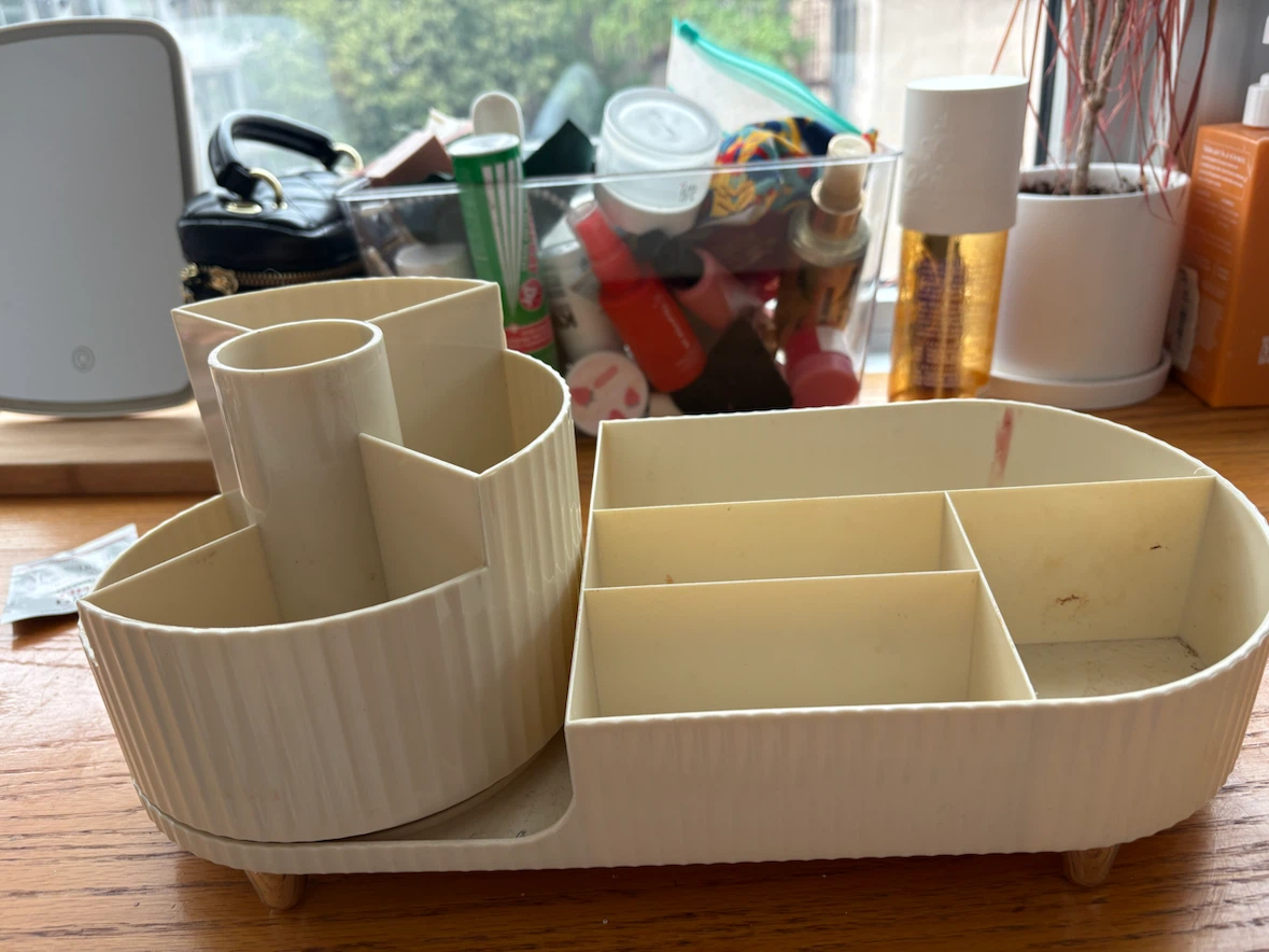 Cream Organizer Desktop Makeup Holder - photo 2