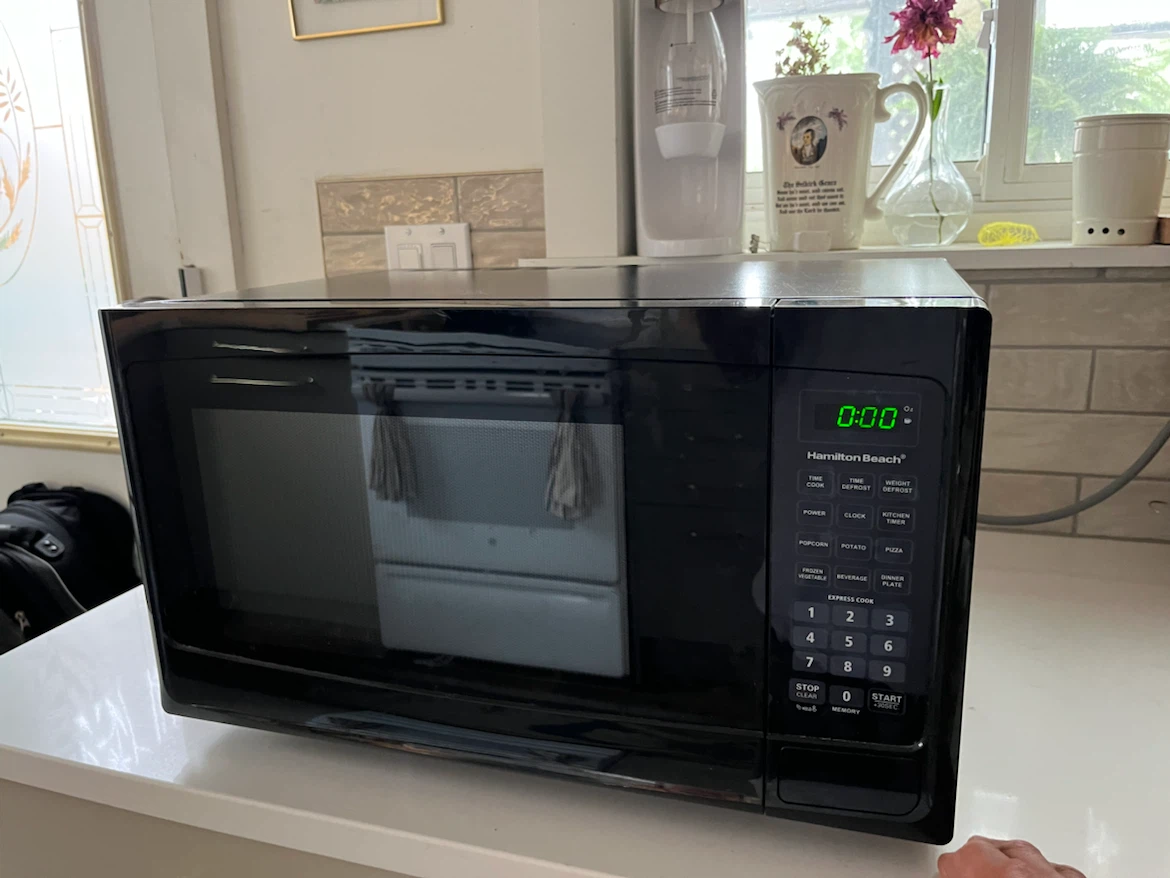 Hamilton Beach 1.1 Cu. Ft. Countertop Microwave (1000W) - photo 3