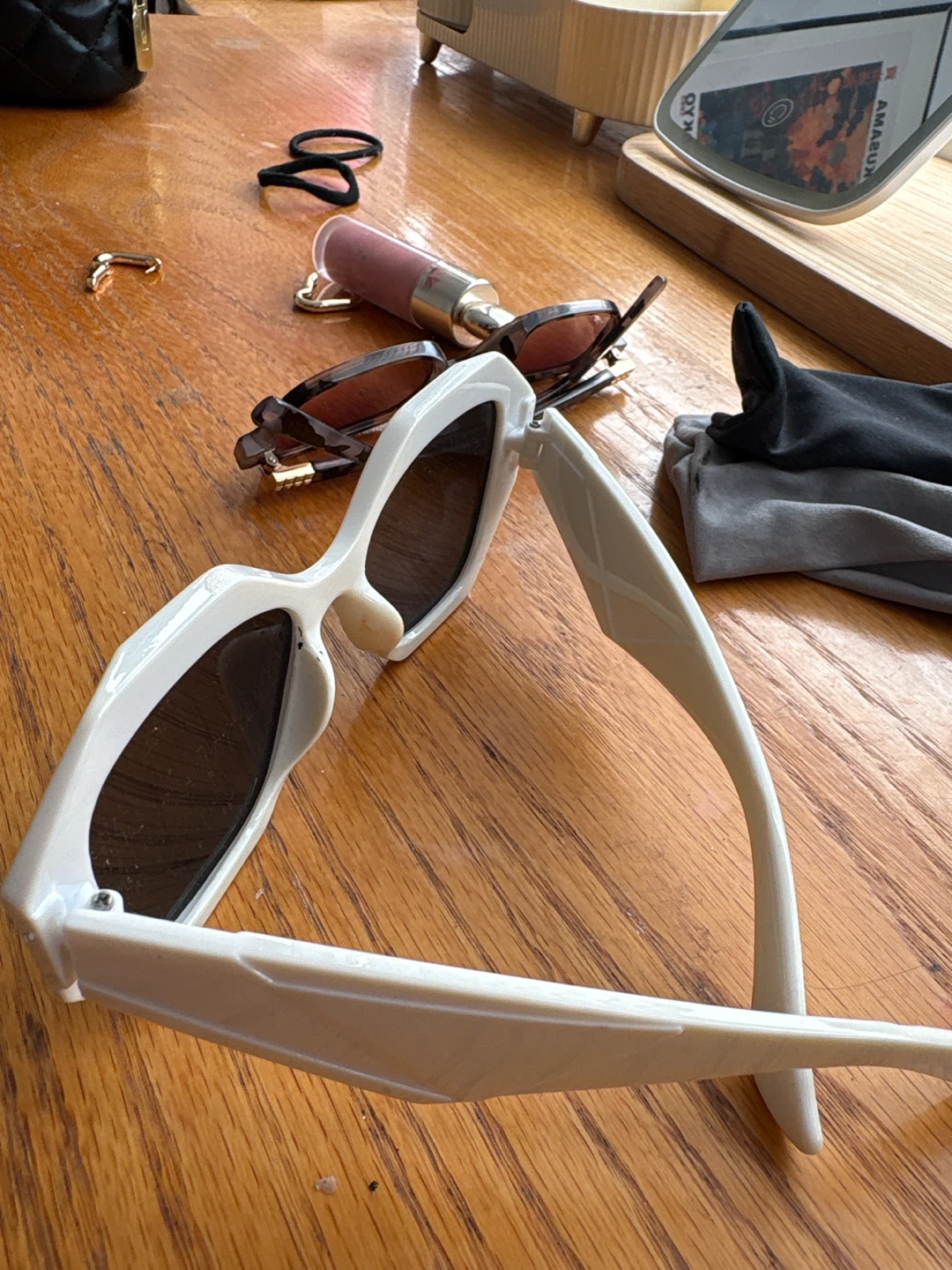 White Fashion Sunglasses - photo 2