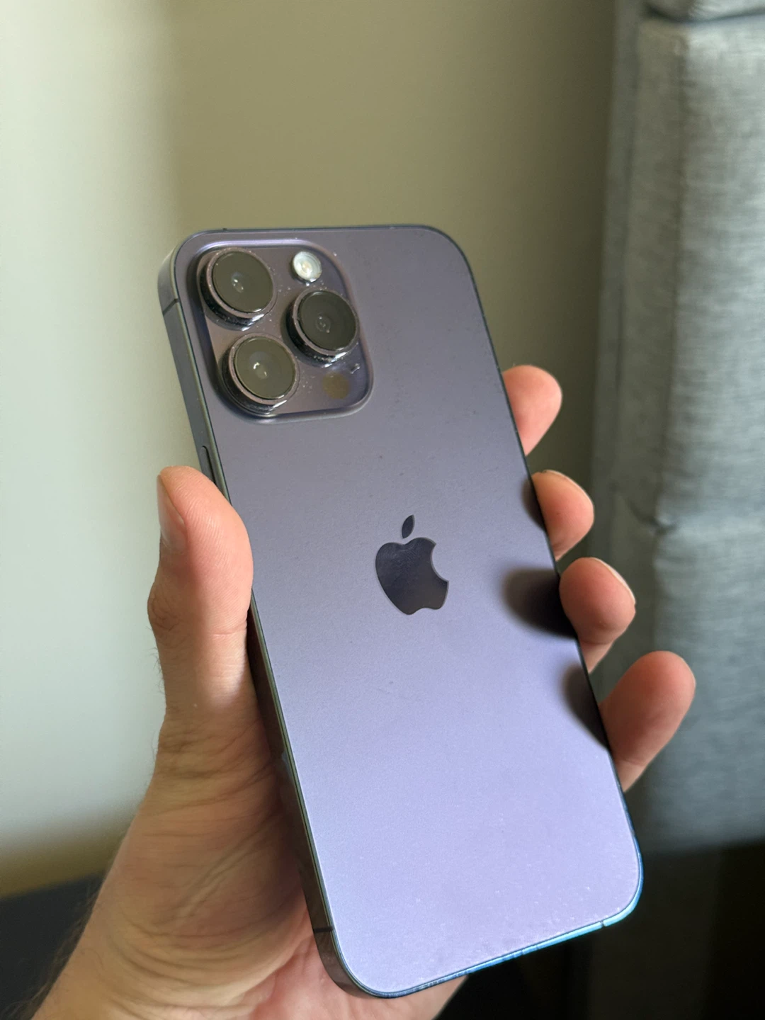 iPhone 14 Pro Max - photo 2