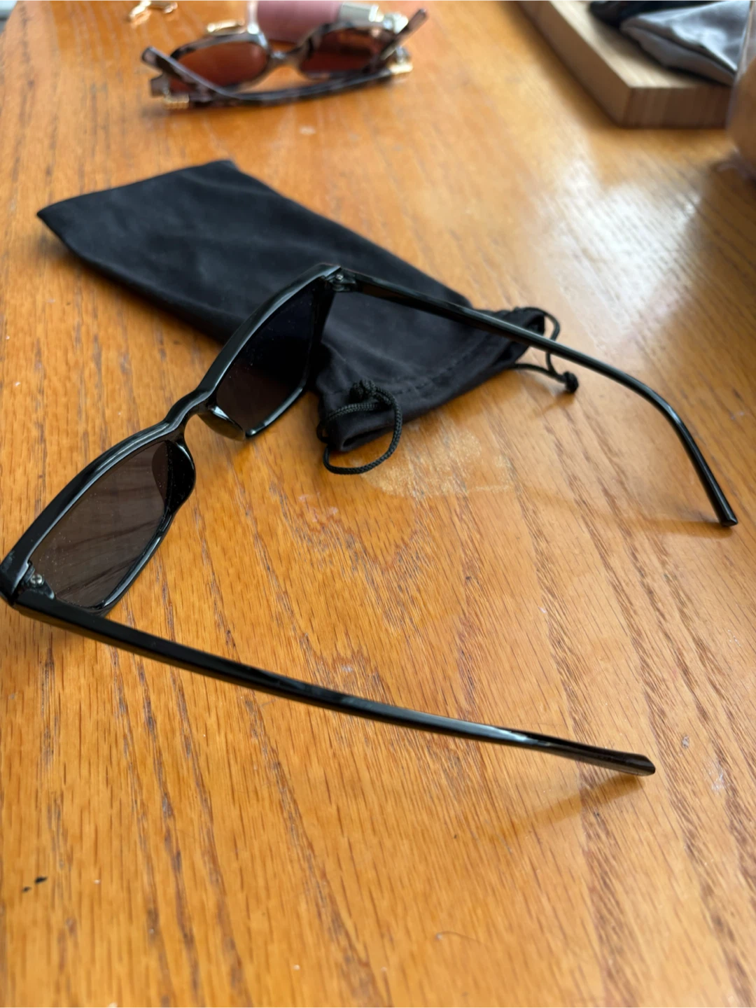 Black Cat-Eye Sunglasses with Pouch - photo 2