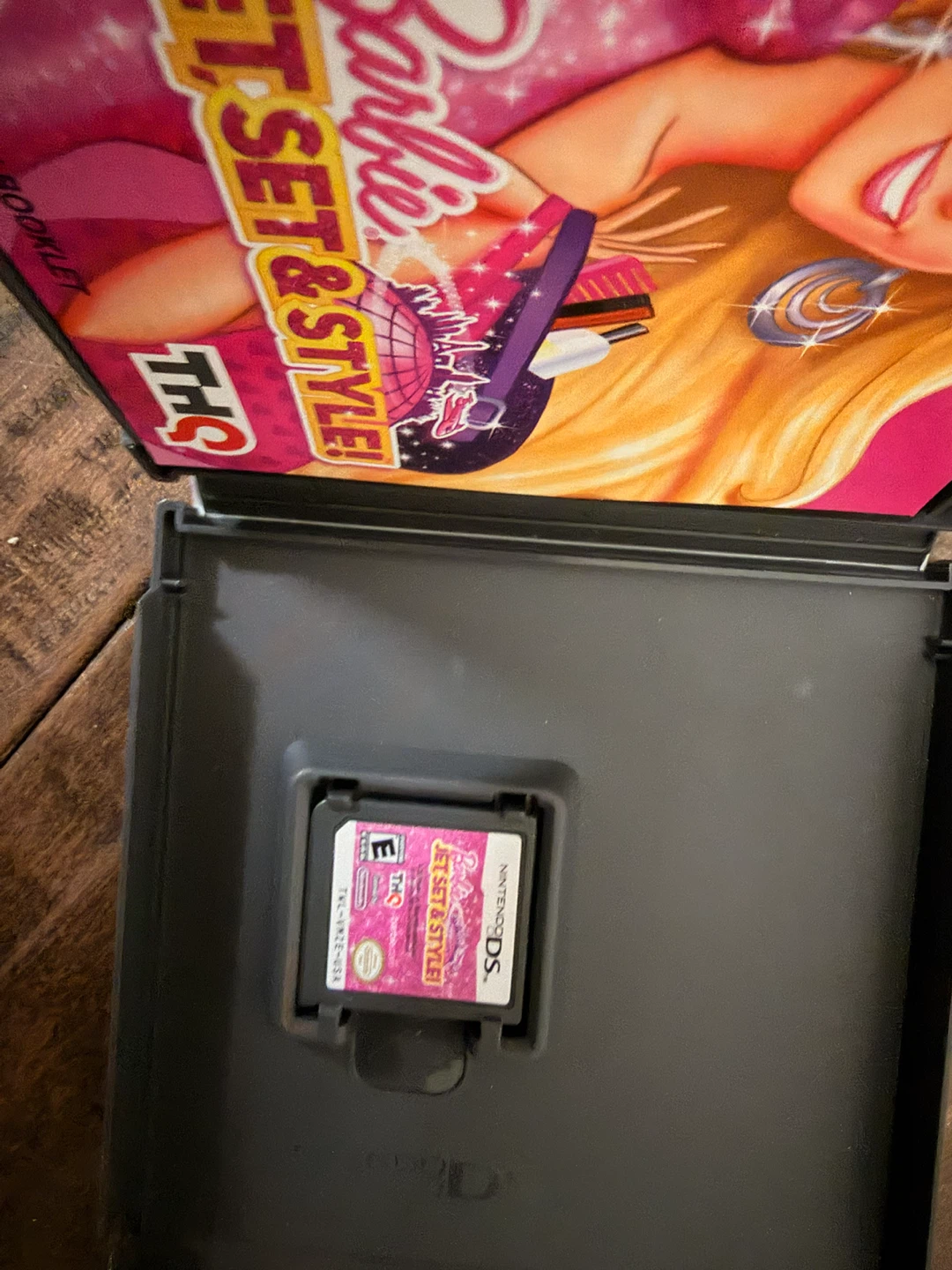 Barbie Jet Set & Style! Nintendo DS Game - photo 2