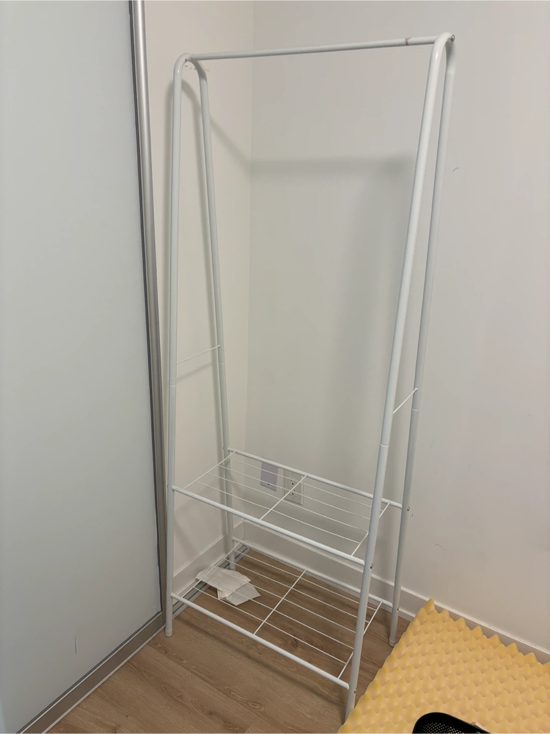 Clothes Rack with 2-Tier Shelves