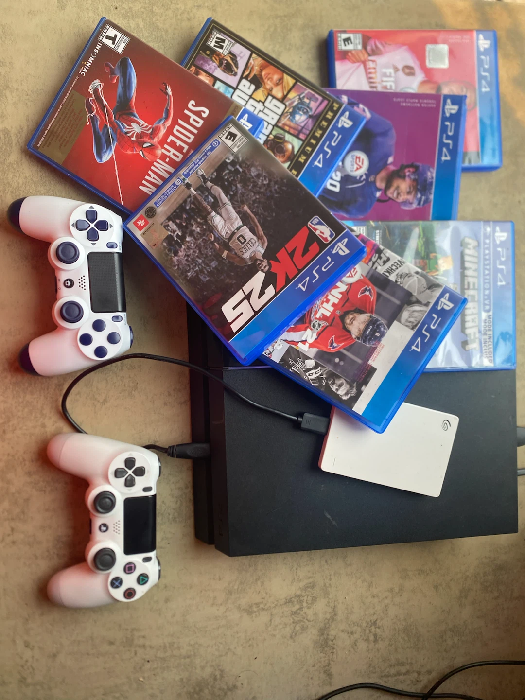 PlayStation 4 Console Bundle with Games and Controllers - photo 2