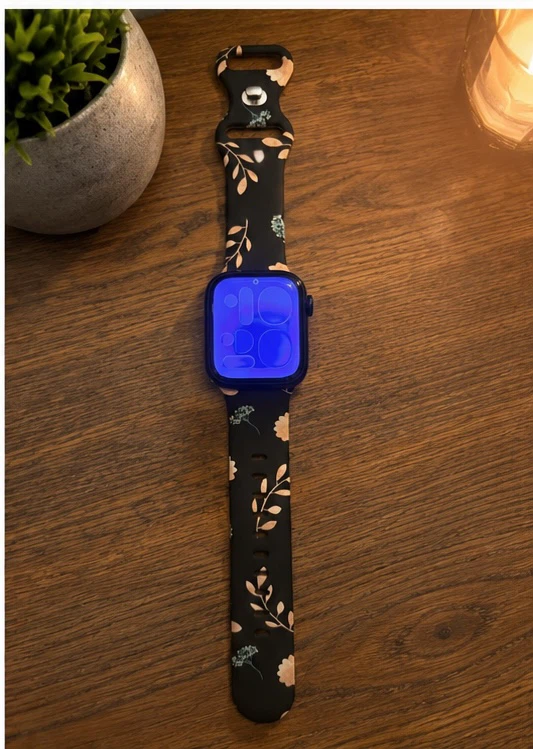 Apple Watch Series 8 (GPS) with Floral Band