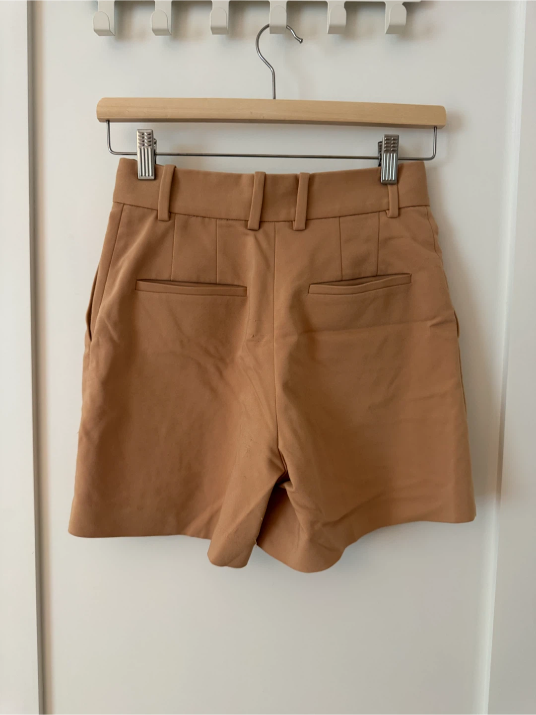 Babaton Atelier Camel Tailored Shorts Size 0 - photo 2