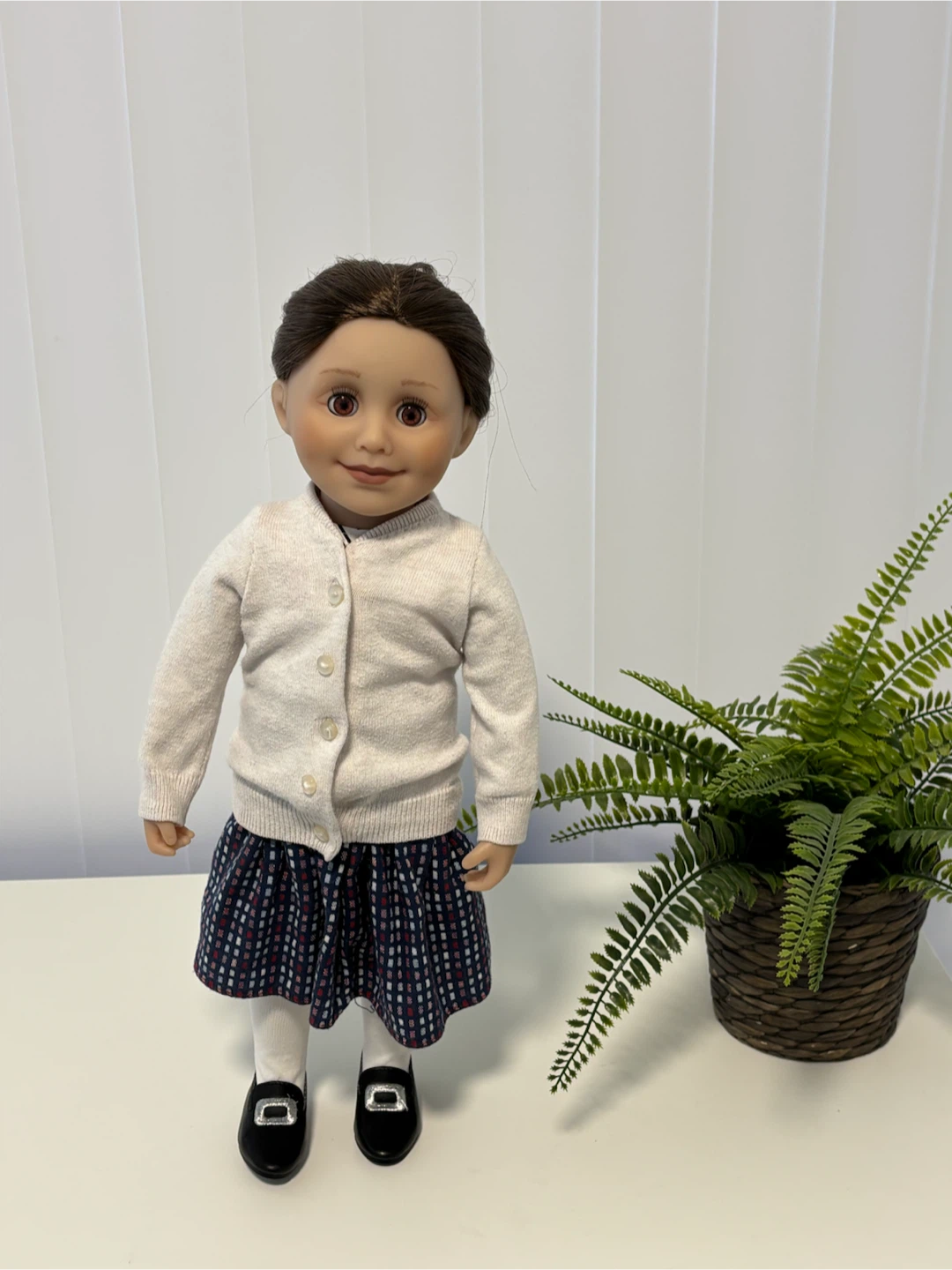 $250+ new: Taryn 18" Maplea doll + official & homemade outfits - photo 4