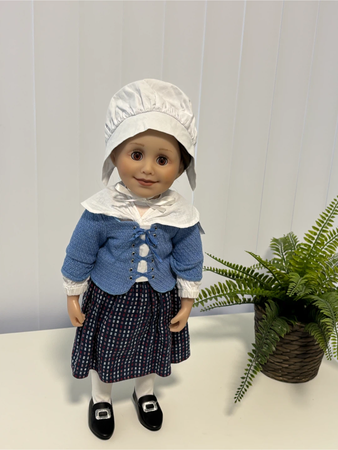 $250+ new: Taryn 18" Maplea doll + official & homemade outfits