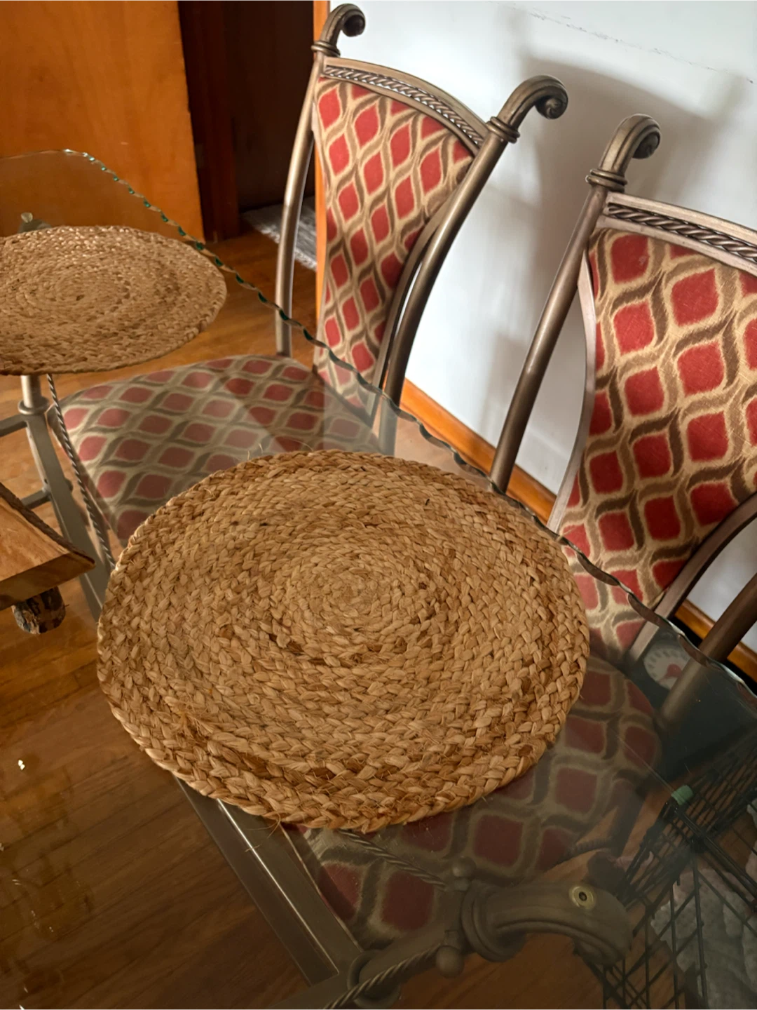 Set of 4 Dining Chairs with Red Patterned Upholstery - photo 3