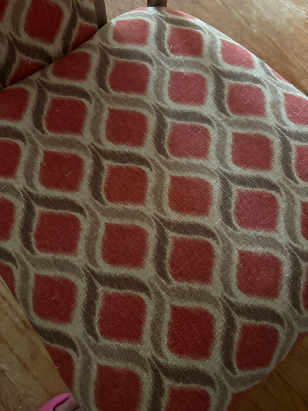 Set of 4 Dining Chairs with Red Patterned Upholstery - photo 4