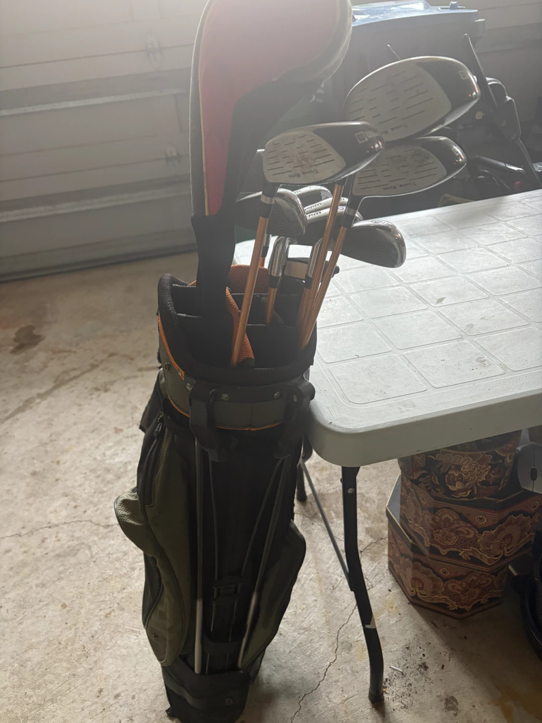 Wilson Golf Bag with TaylorMade Clubs