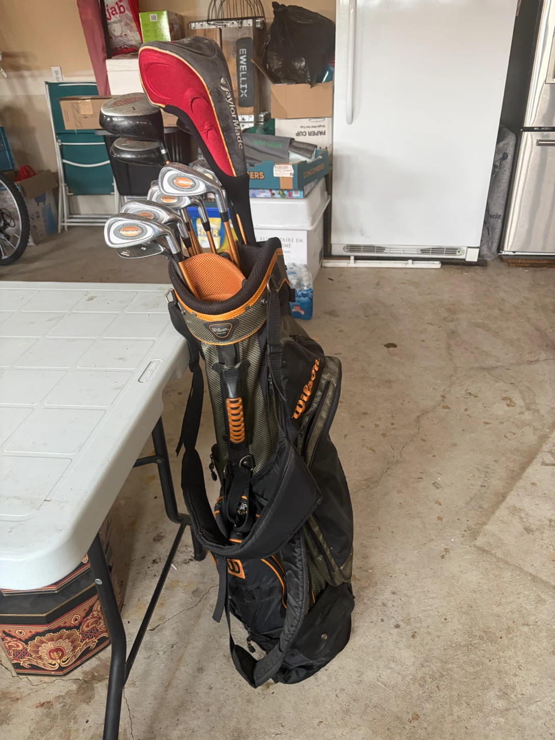 Wilson Golf Bag with TaylorMade Clubs - photo 4