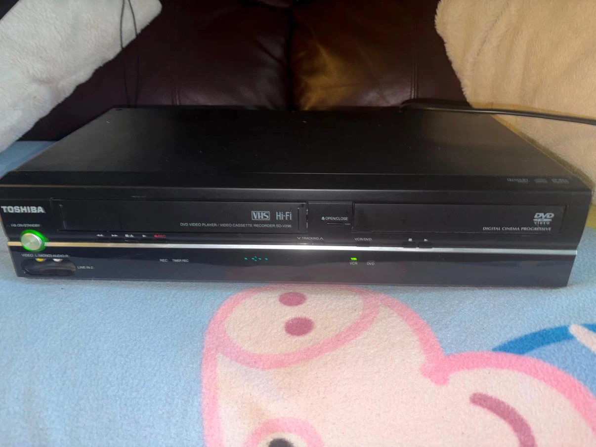 Toshiba VHS Hi-Fi DVD Video Player & Recorder SD-V396