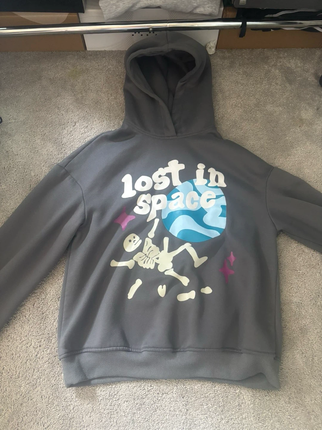 Grey Zip-Up Hoodie with '95' Graphic