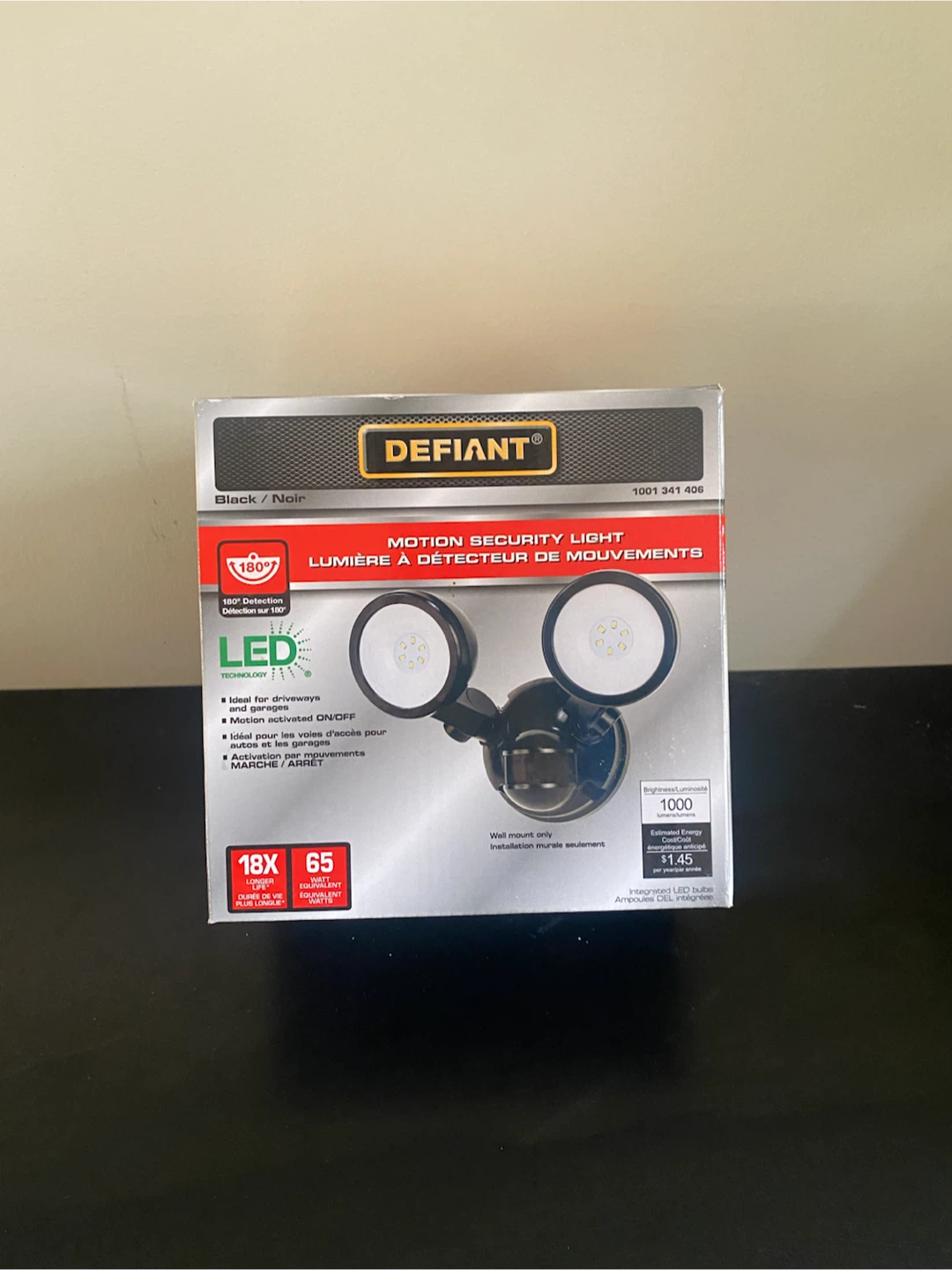 Brand New Defiant LED Motion Security Light