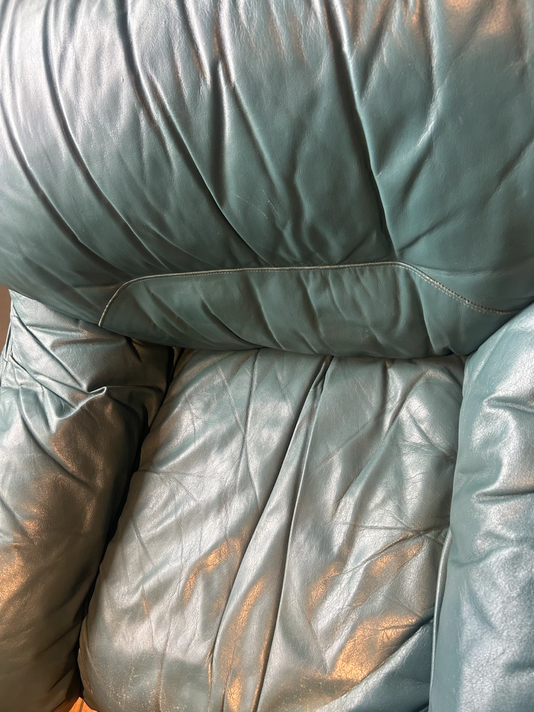 Green Leather Armchair - photo 2
