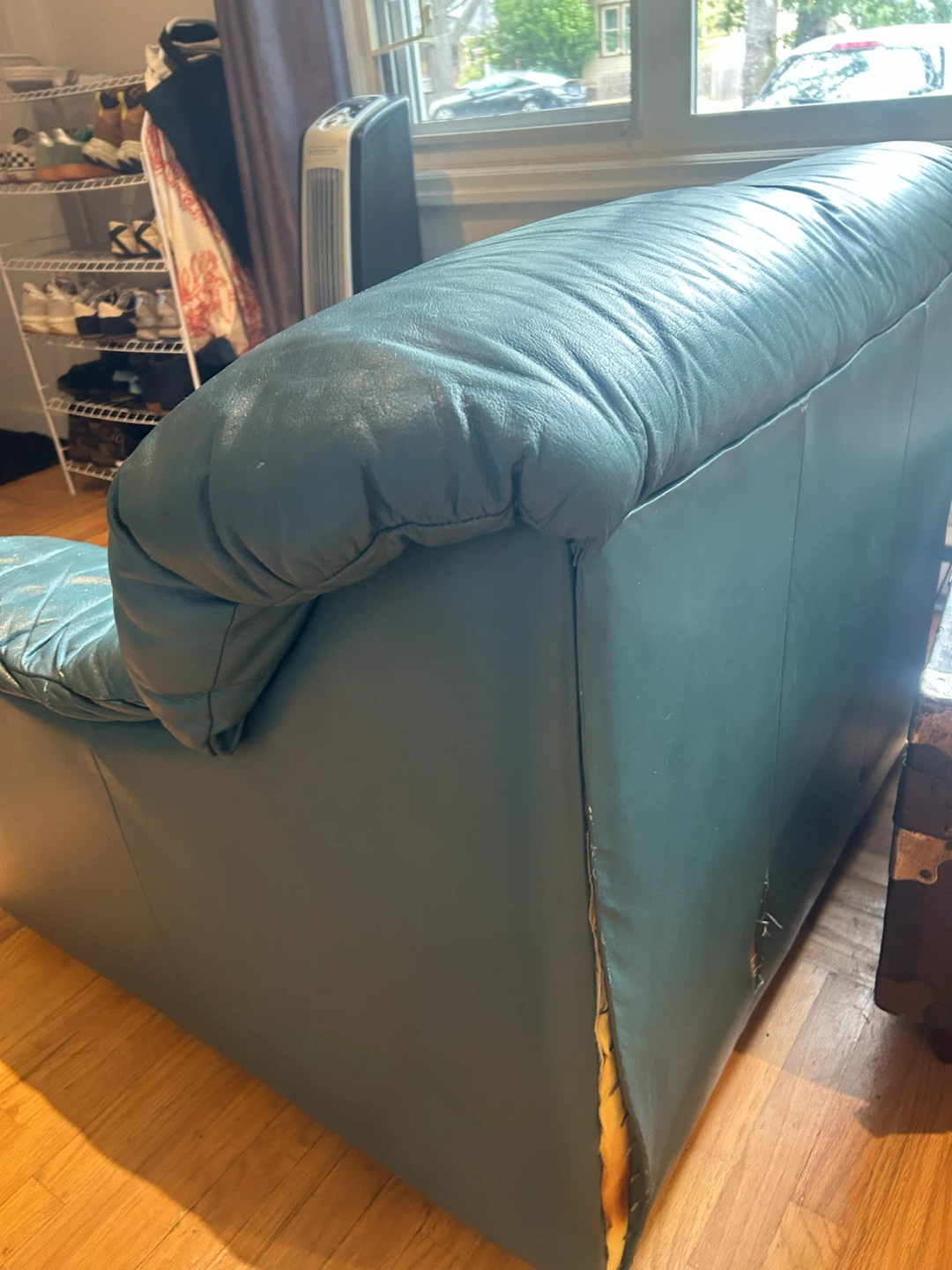 Green Leather Armchair - photo 3