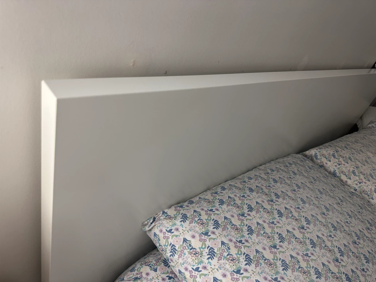 Ikea MALM queen bed + 4 underbed drawers - photo 2