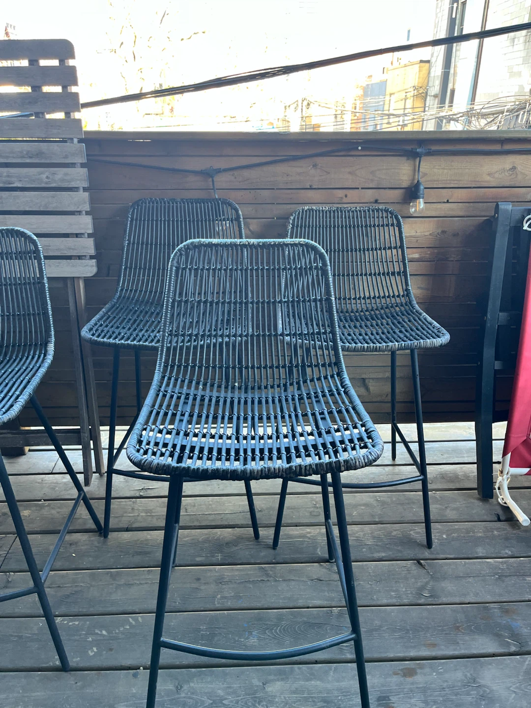 4 Wicker Bar Stools with table