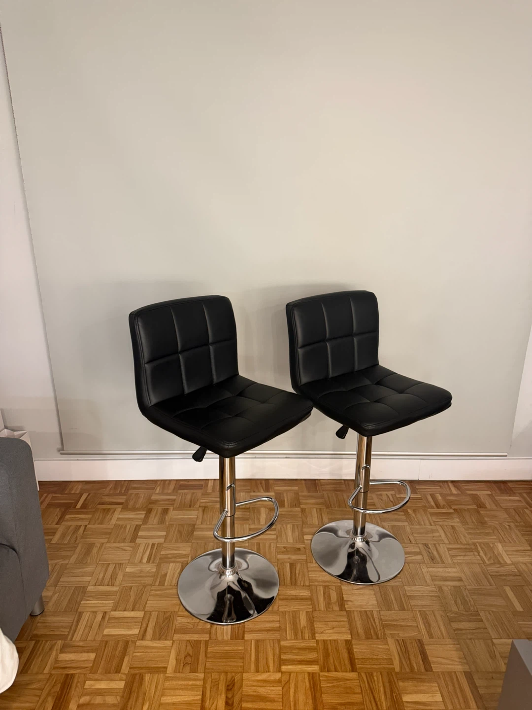 Two Bar stools (counter height) black leather material - photo 2