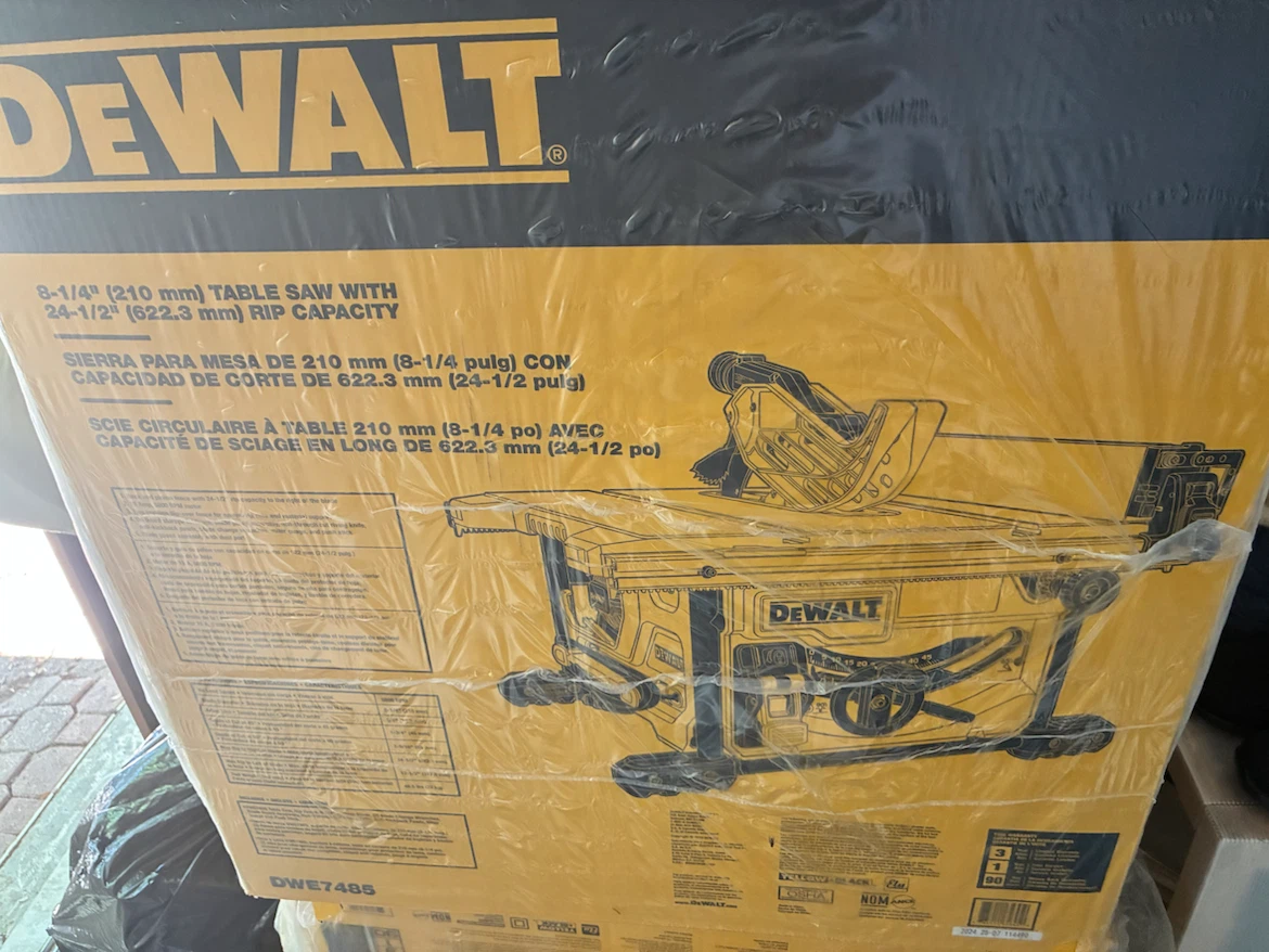 DeWALT Table Saw