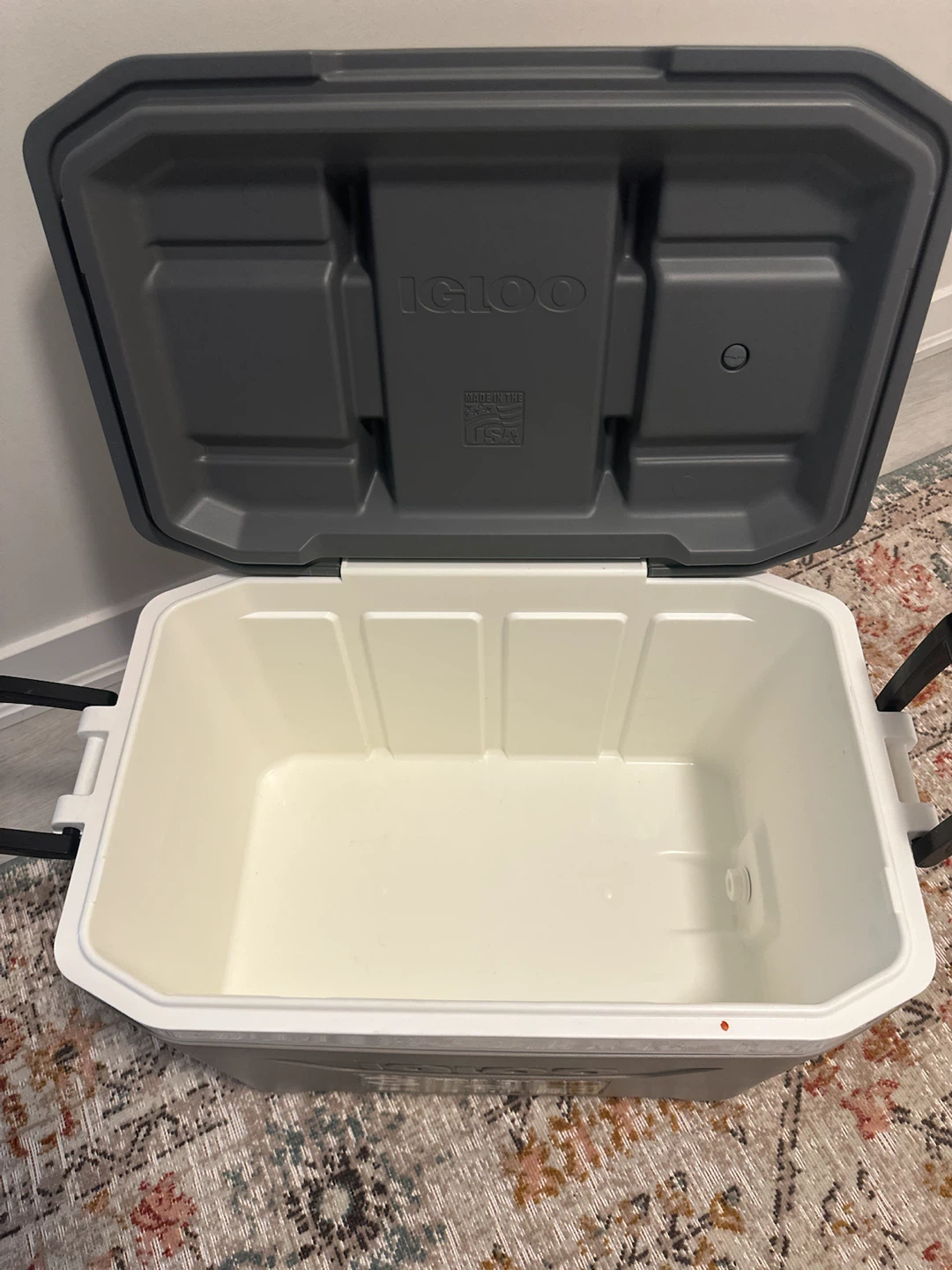 Igloo Sportsman Profile II 50 QT Cooler – Like New - photo 3