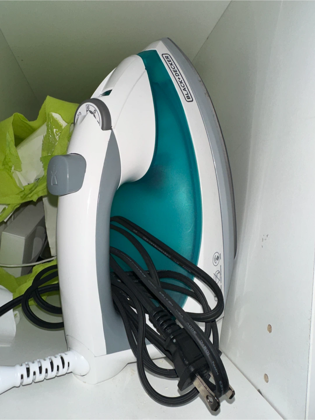 BLACK+DECKER Steam Iron