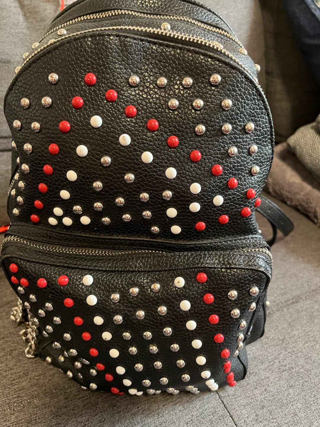 Black guess purse/  red/ silver studded purse - photo 3