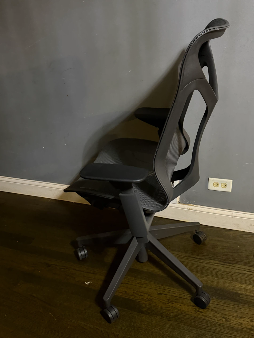 Herman miller cosm task chair - photo 2
