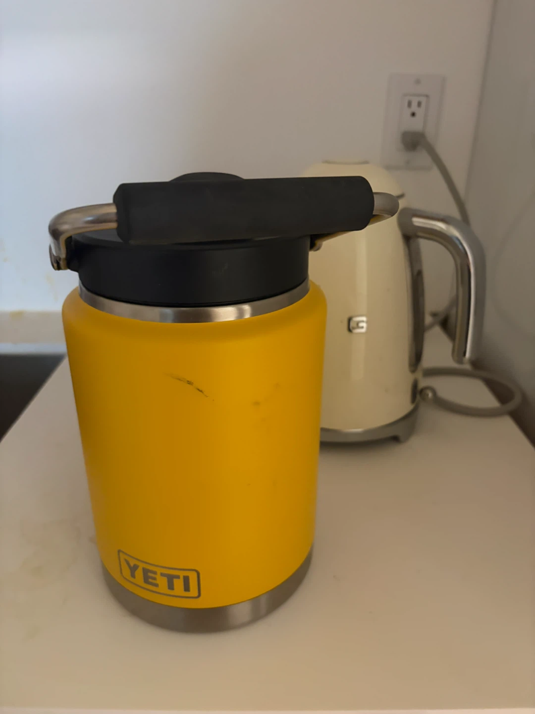 Yeti water bottle - photo 2