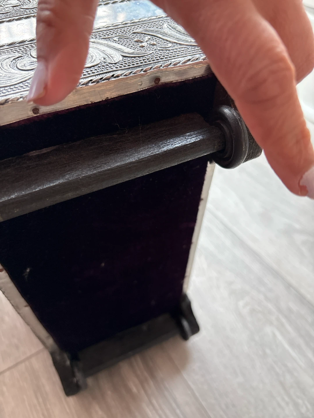 Antique Decorative Ornate Hinged Box - photo 5