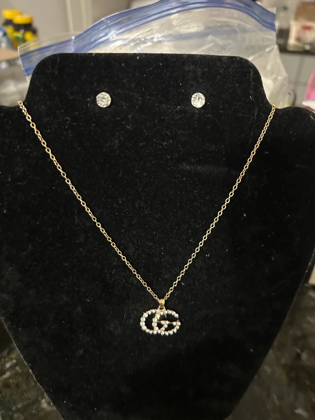 Gold tone necklace, set with sparkly 'GG' logo charms - photo 3