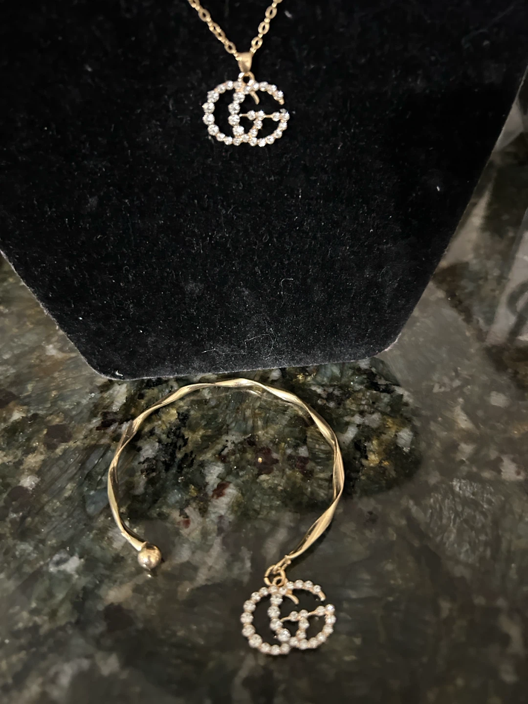 Gold tone necklace, set with sparkly 'GG' logo charms - photo 4