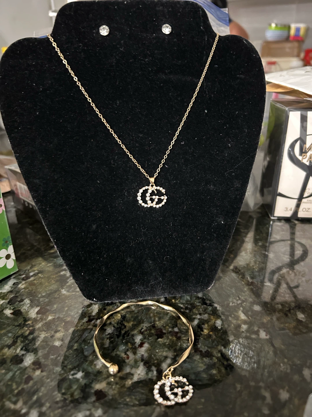 Gold tone necklace, set with sparkly 'GG' logo charms - photo 5