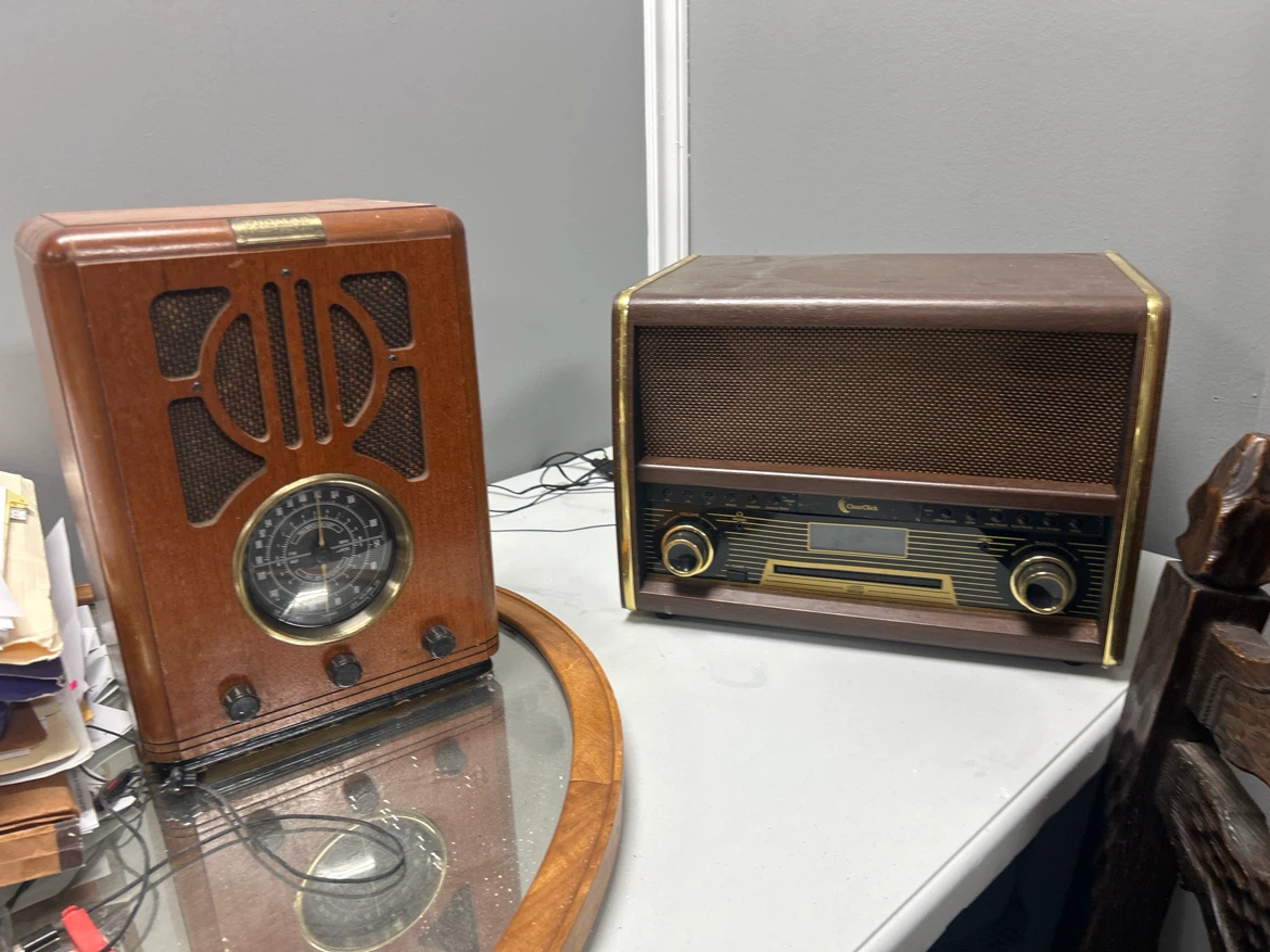 Retro Style Bluetooth Radio