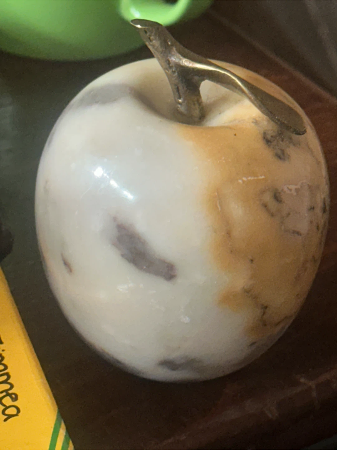 Yellow onyx apple paperweight - photo 2