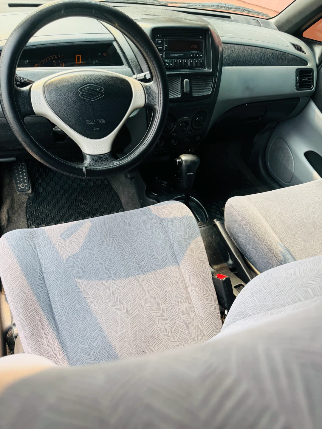 2002 Suzuki Aerio Sedan ( VERY LOW KM ) - photo 3
