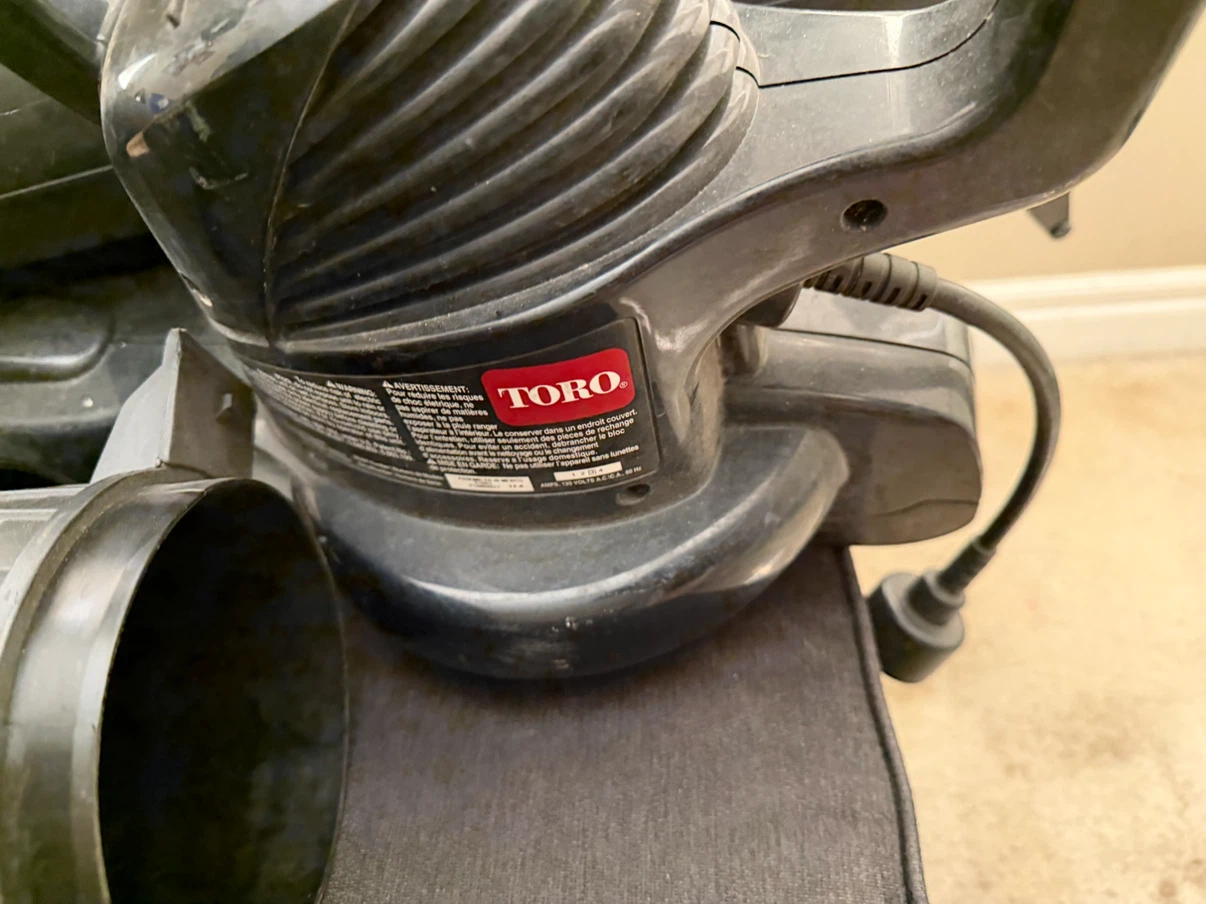 Leaf blower - electric plug in