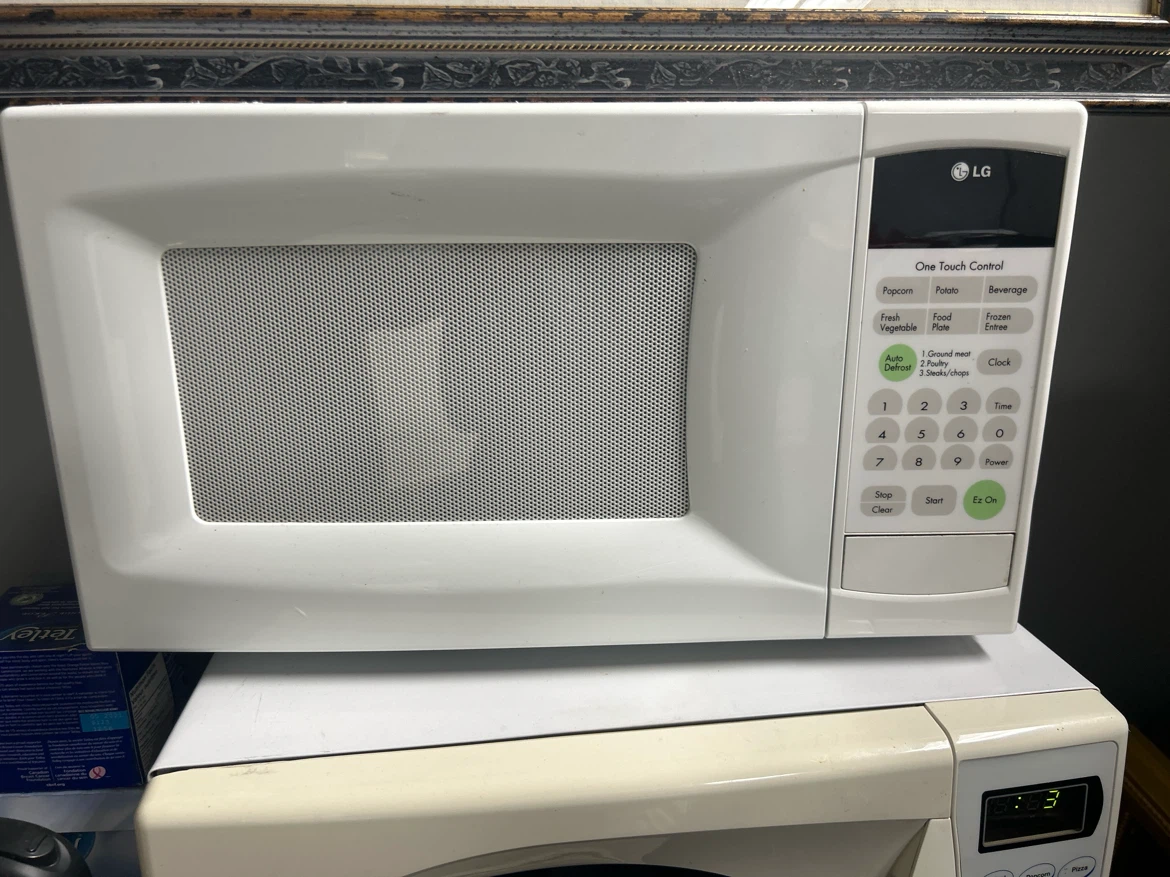 LG Microwave with One Touch Control