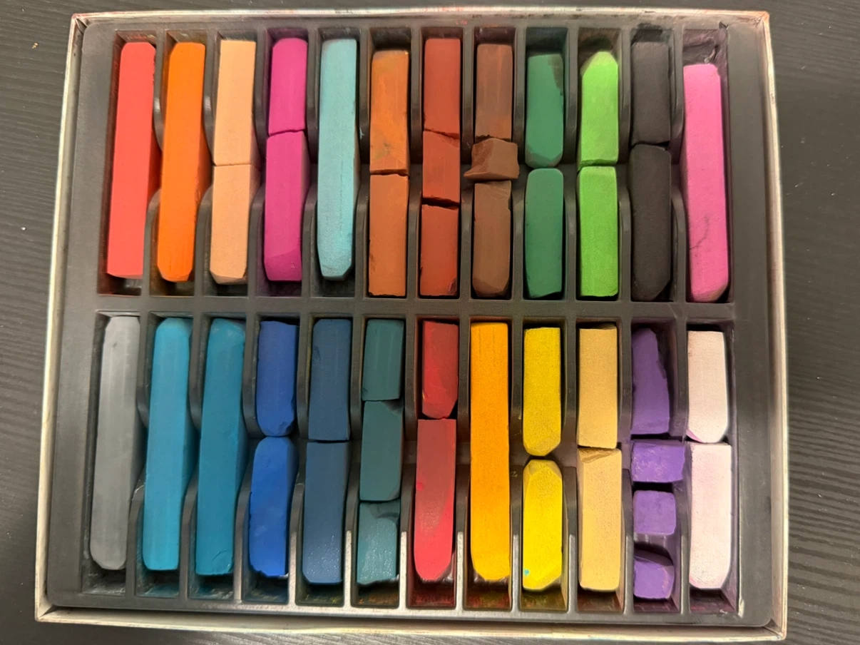 Mungyo Soft Pastels for Artists - 24 Pack (Used) - photo 2