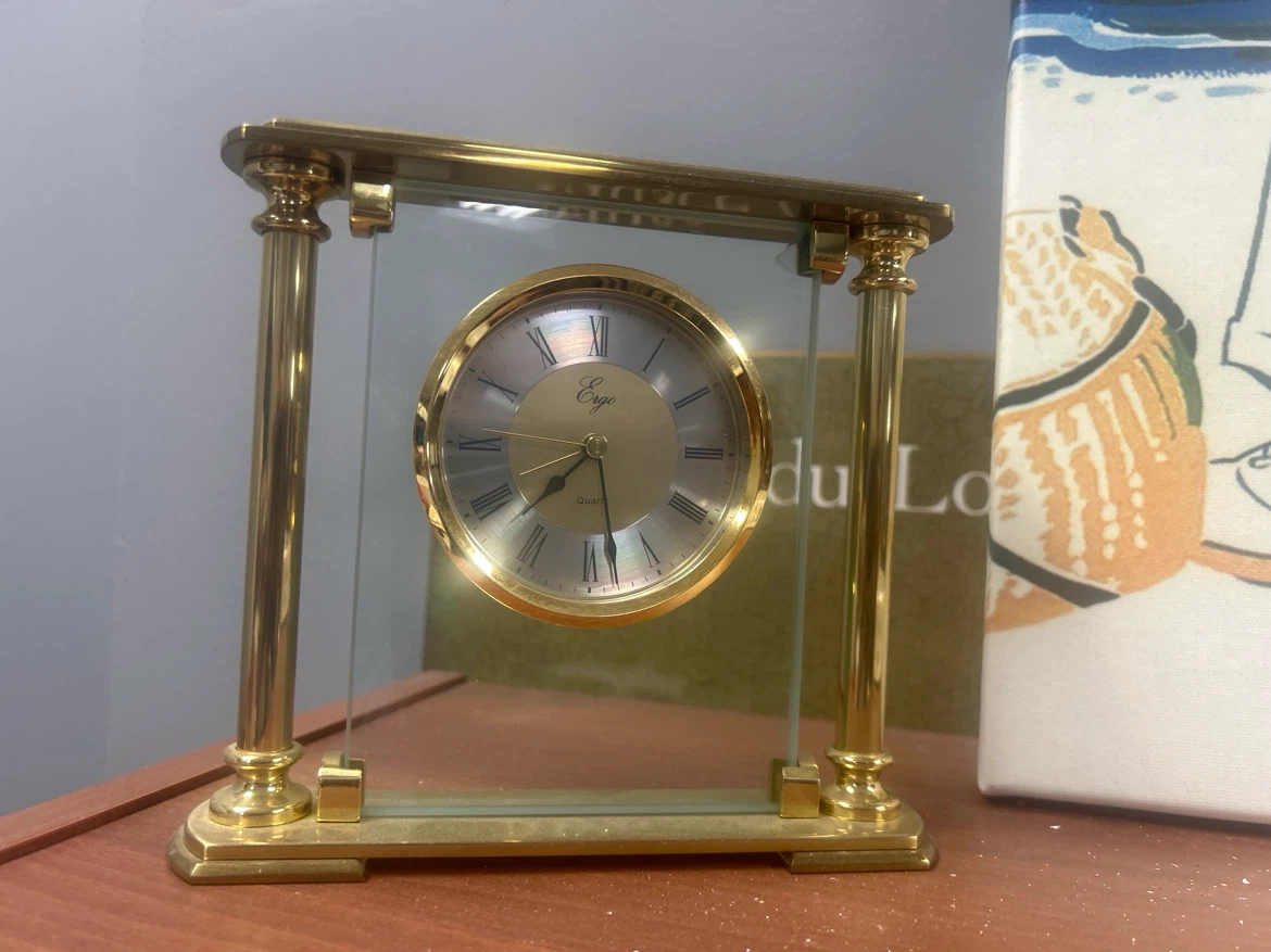 Ergo Quartz Table Clock