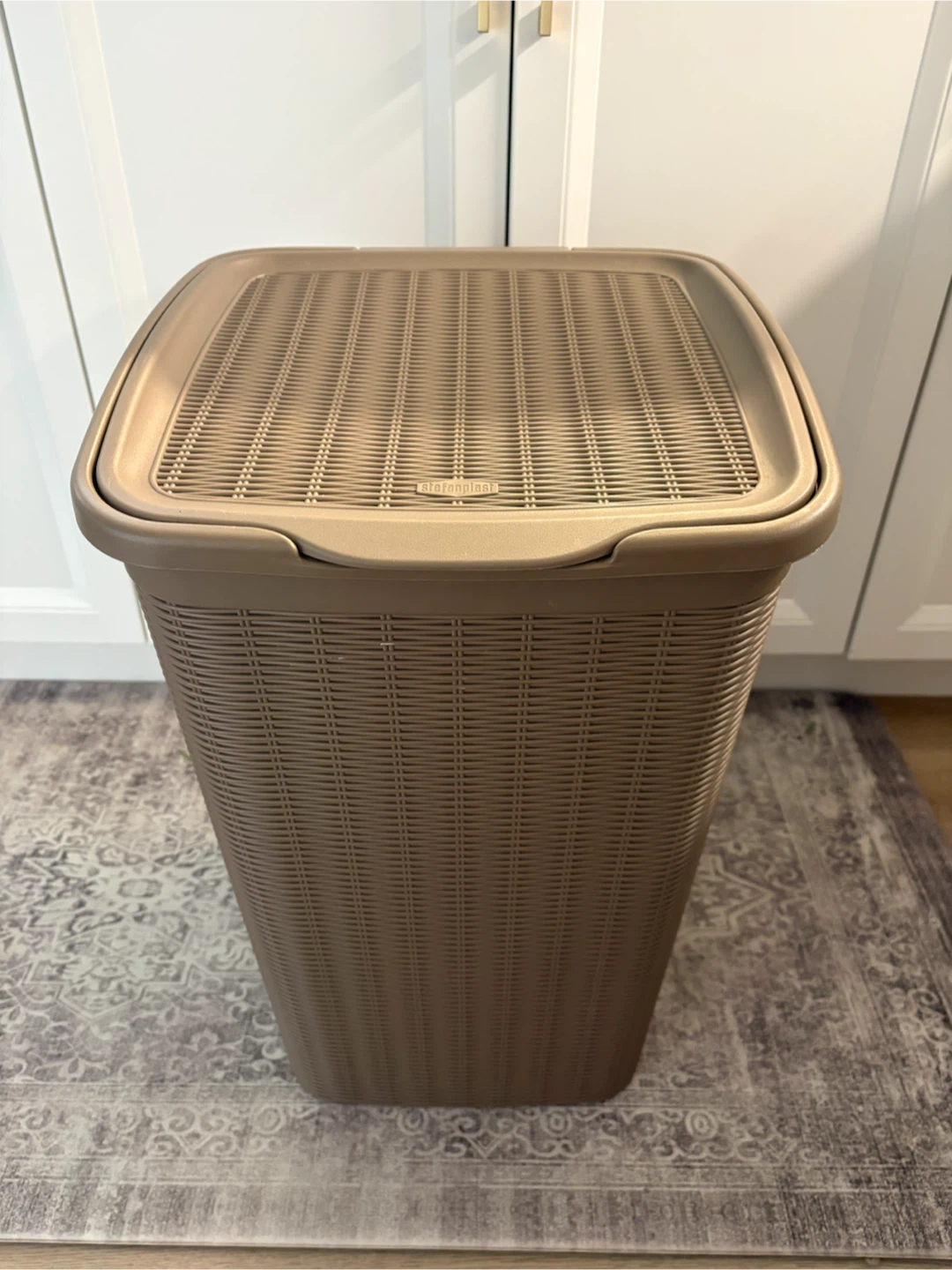 Laundry Hamper with Lid