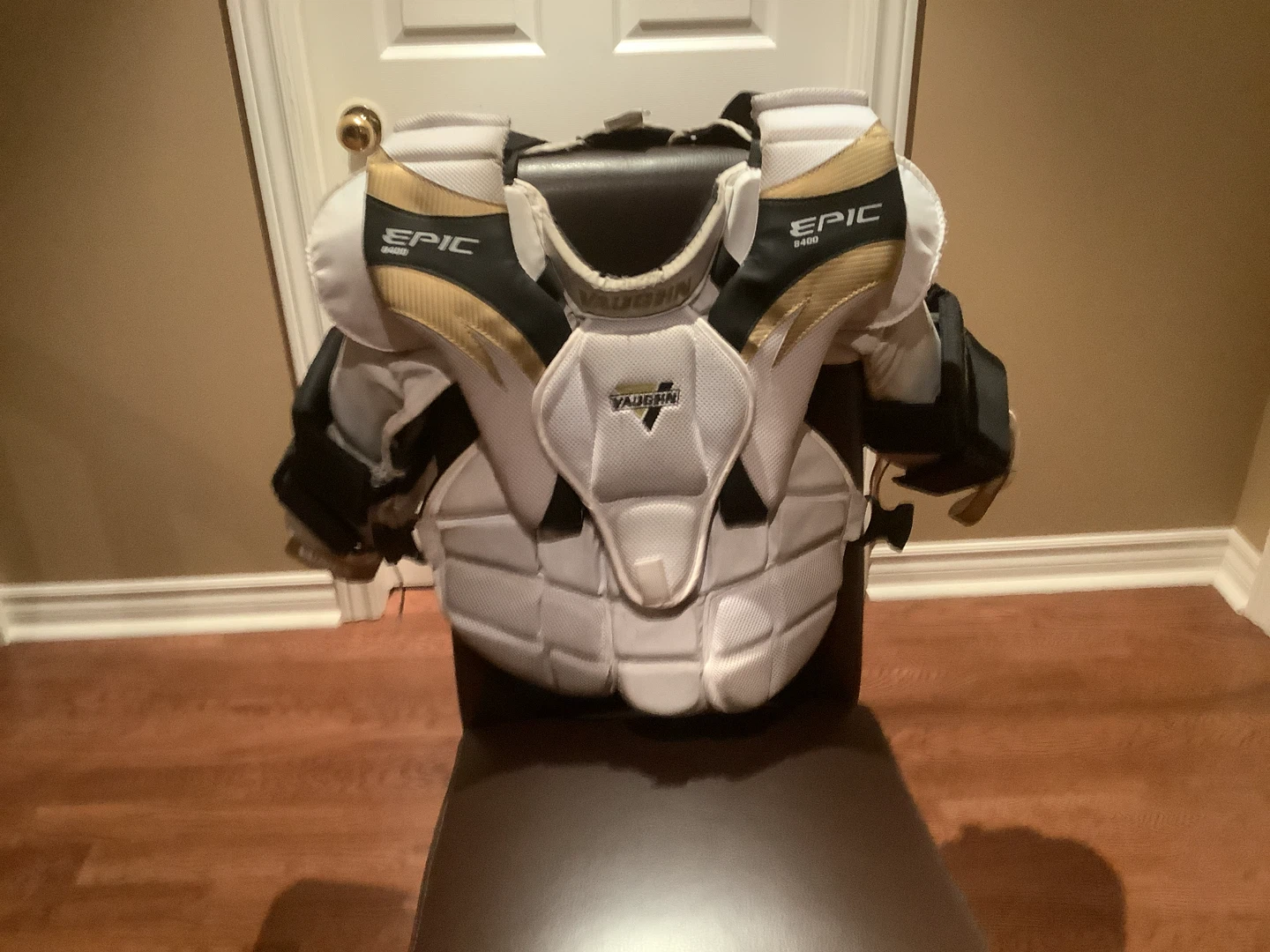 Vaughn Epic 8400 Goalie Chest Protector