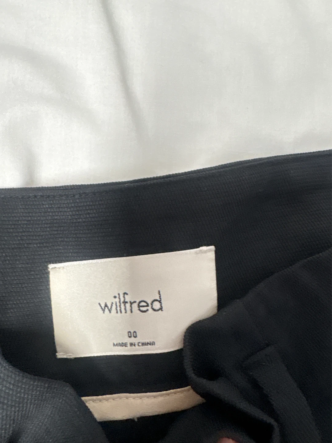 Wilfred Black High-Waisted Shorts Size 00 - photo 2