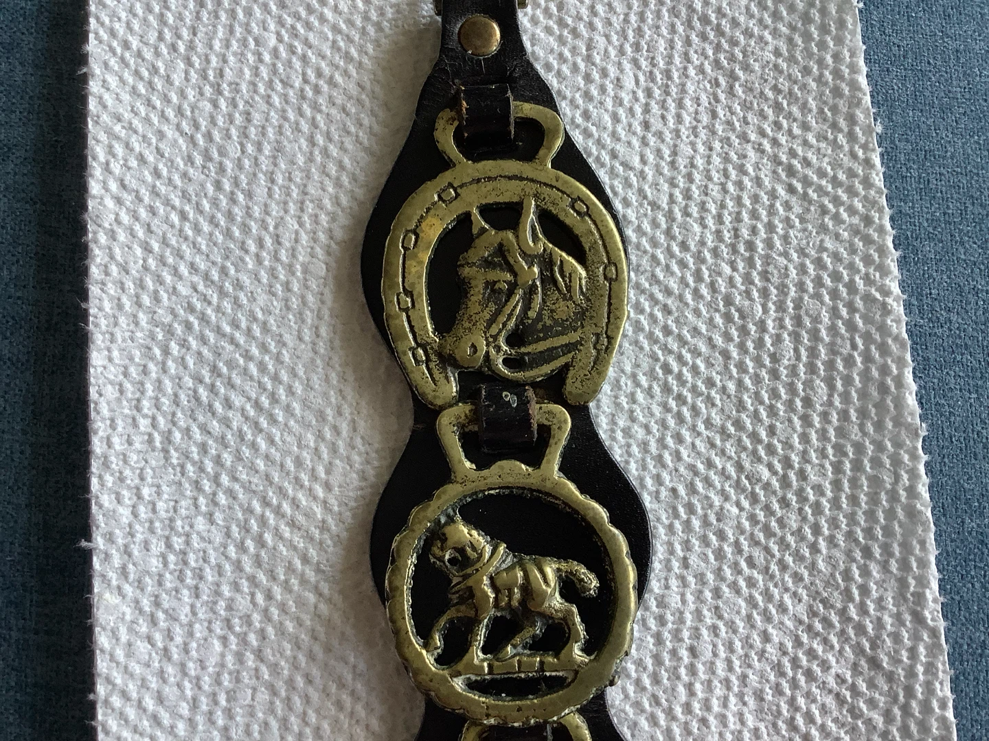#1 Vt Smaller Sized 4 Brass Medallions on a Leather Strap 🐞 - photo 2