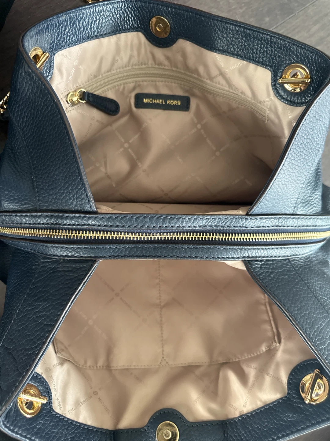 Michael Kors purse - photo 3