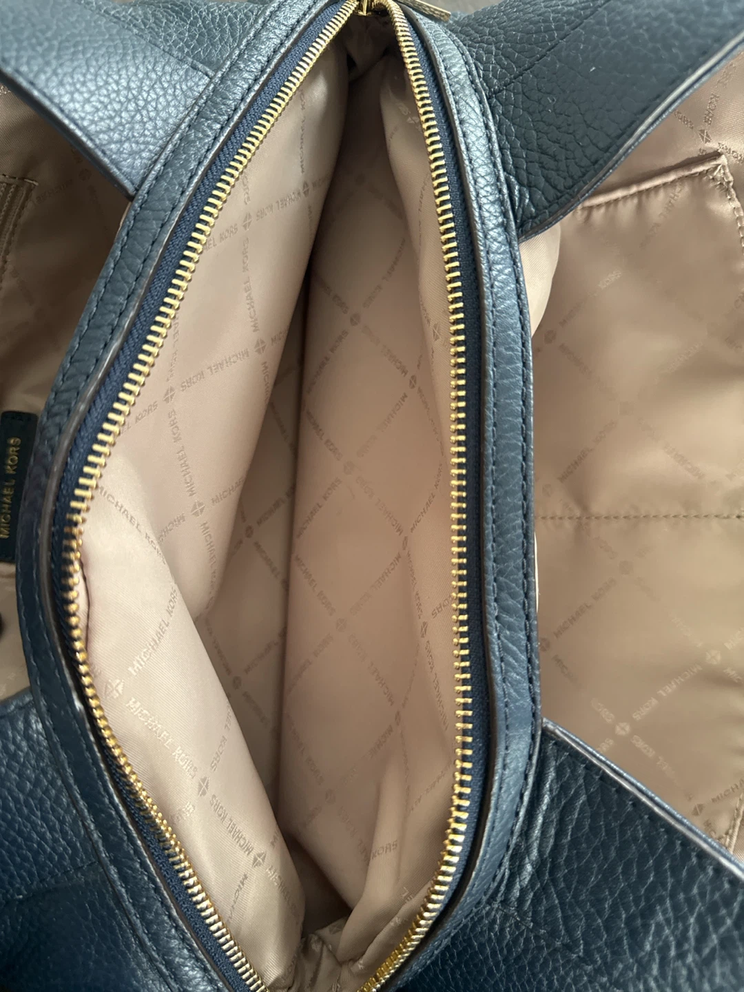 Michael Kors purse - photo 4