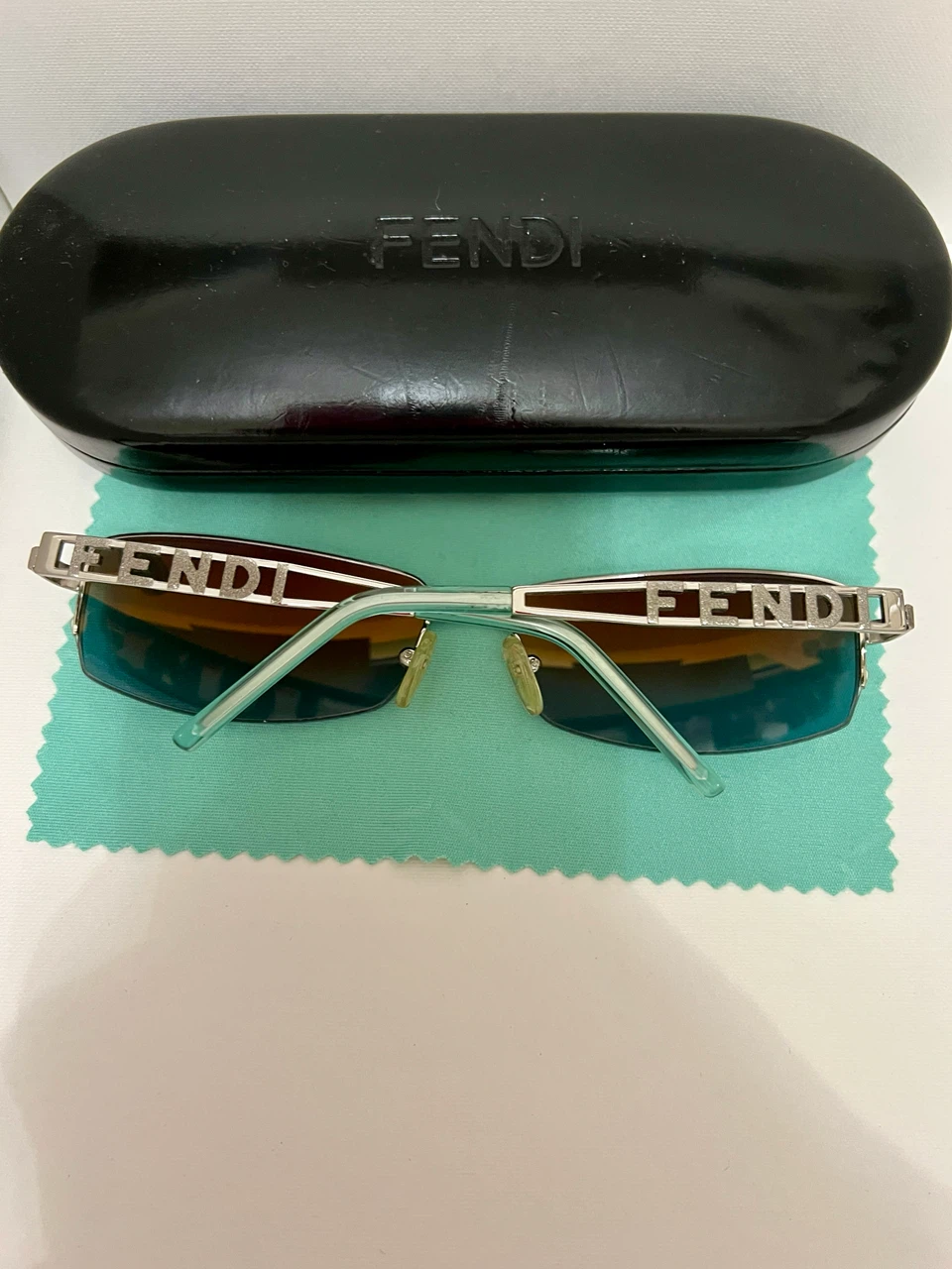 Fendi Sunglasses with Case - photo 3