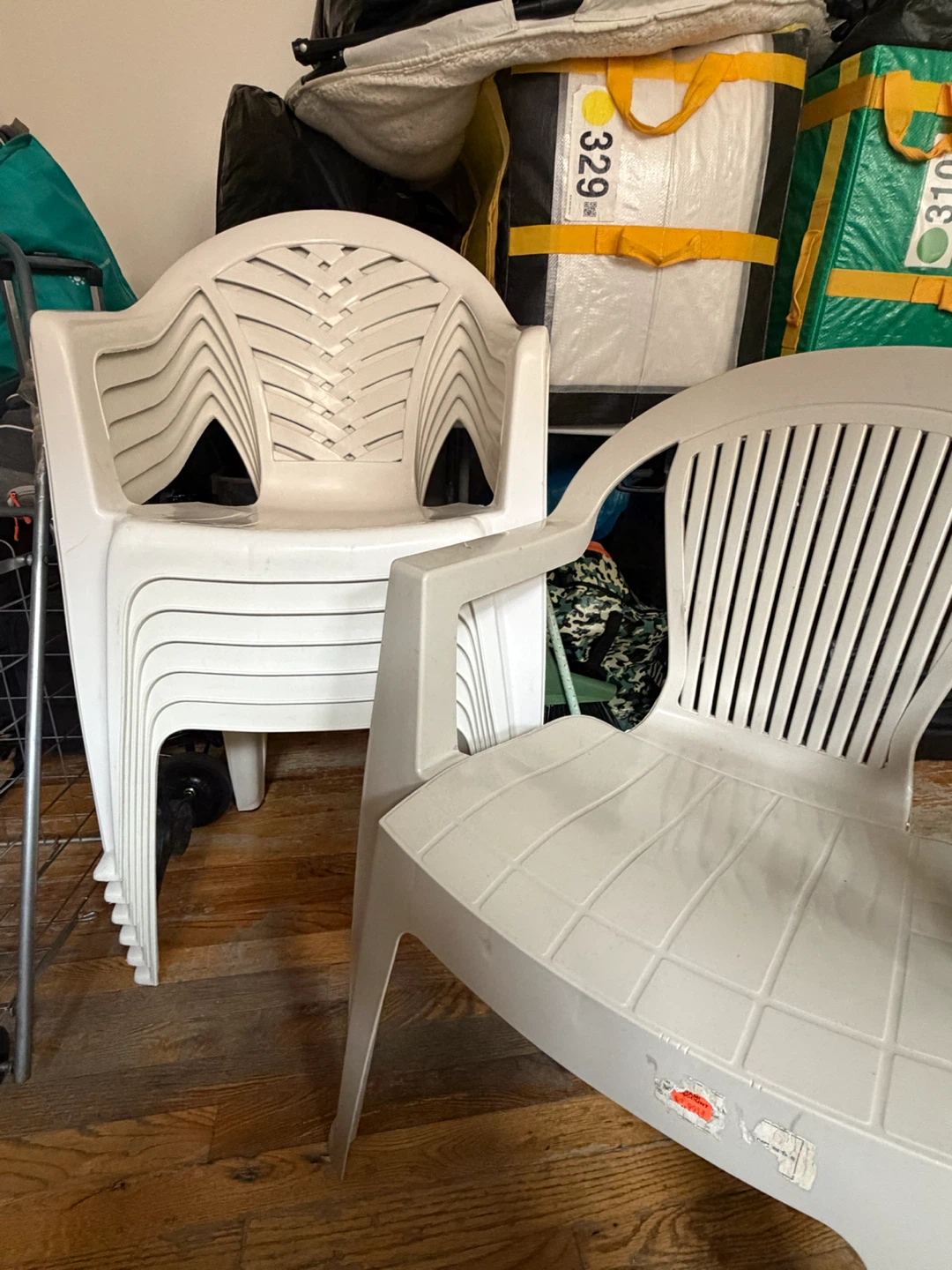 Stackable White Plastic Chairs - photo 5